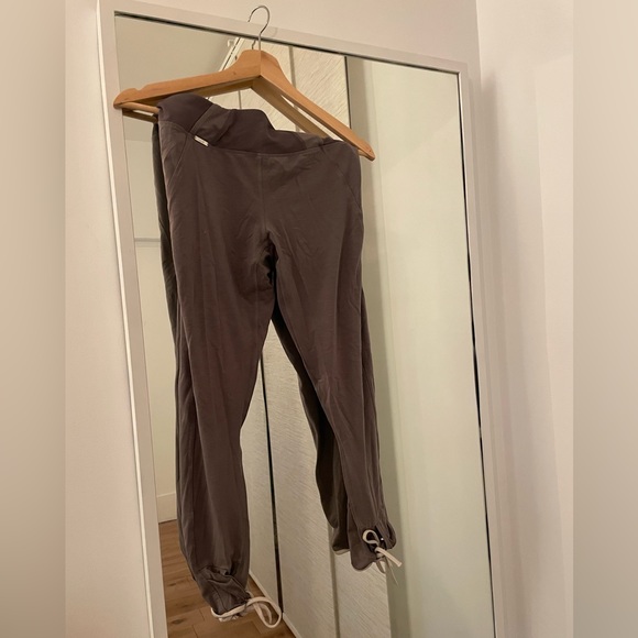 Yoga pants tied at the ankle - Picture 2 of 2